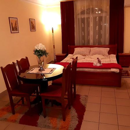 Guest House Villa Lord Novi Sad Exteriör bild