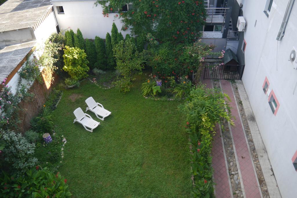 Guest House Villa Lord Novi Sad Exteriör bild