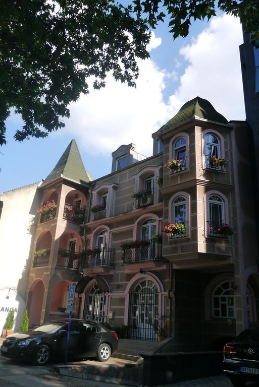 Guest House Villa Lord Novi Sad Exteriör bild