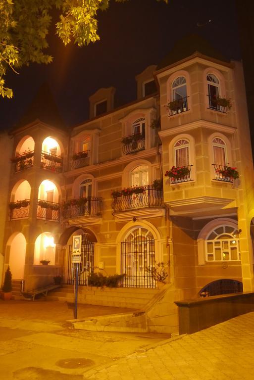 Guest House Villa Lord Novi Sad Exteriör bild