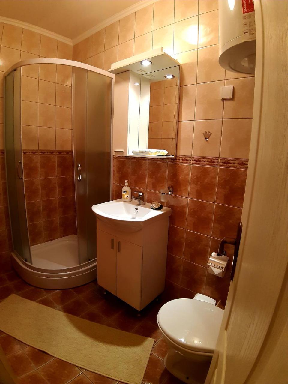 Guest House Villa Lord Novi Sad Exteriör bild
